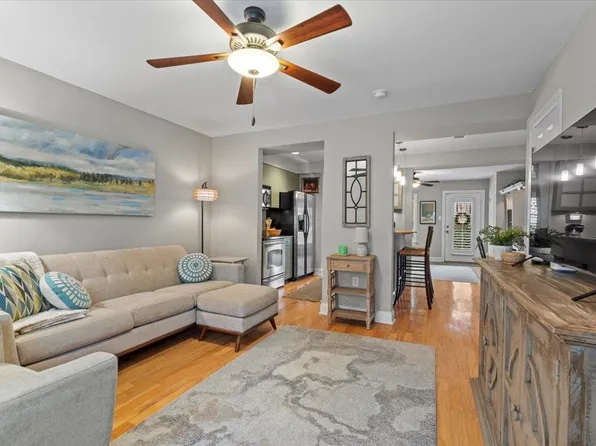 2260 W Germantown Sq, Germantown, TN 38138