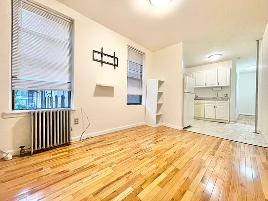 Rented by City Connections Realty | media 16