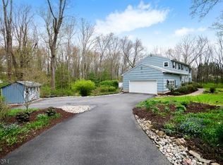 10 Schoolhouse Ln, Chester, NJ 07930