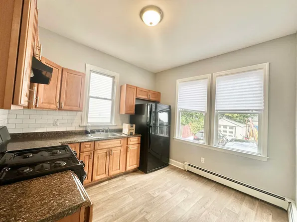 130 Grant Avenue image 3 of 18