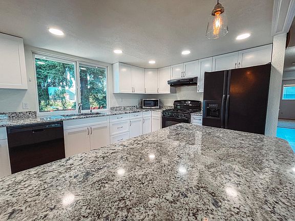 5th image of 12444 NE 149th St
