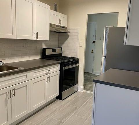 2nd image of 3 Park Ave #5N