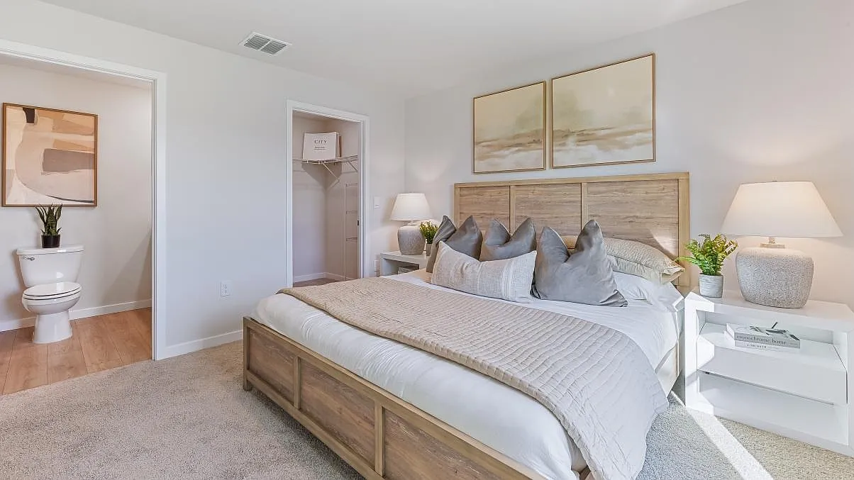 532 Ilaria Court — Photo 3