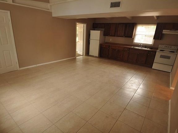 3rd image of 2022 Clarice Cir