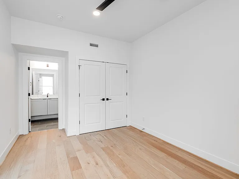 3308 E Marshall St — Photo 24