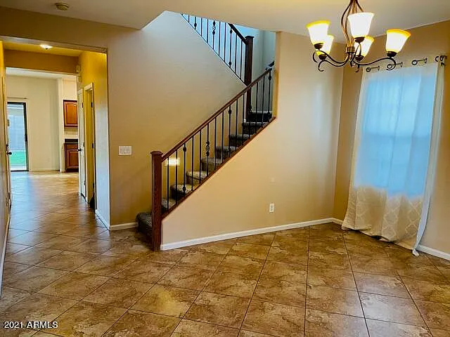 2972 E Franklin Ave — Photo 10