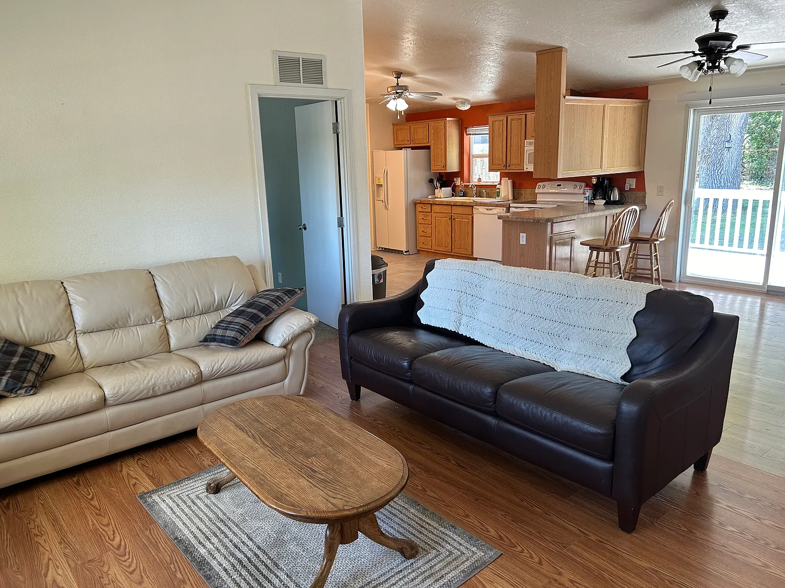 162 W Franklin Ave — Photo 4