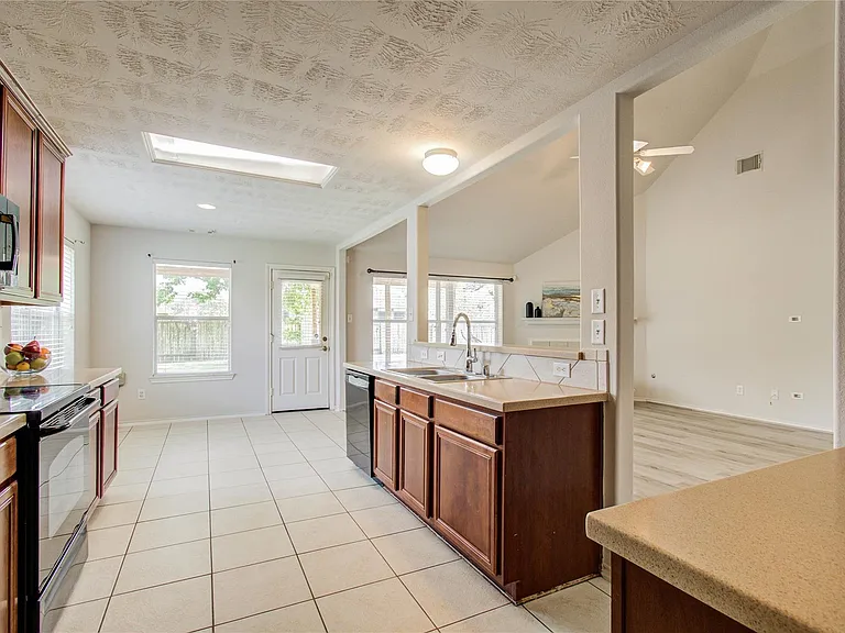15103 Petal Rose Ct — Photo 12