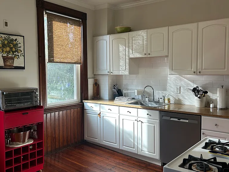 37 Walker St #2 — Photo 5