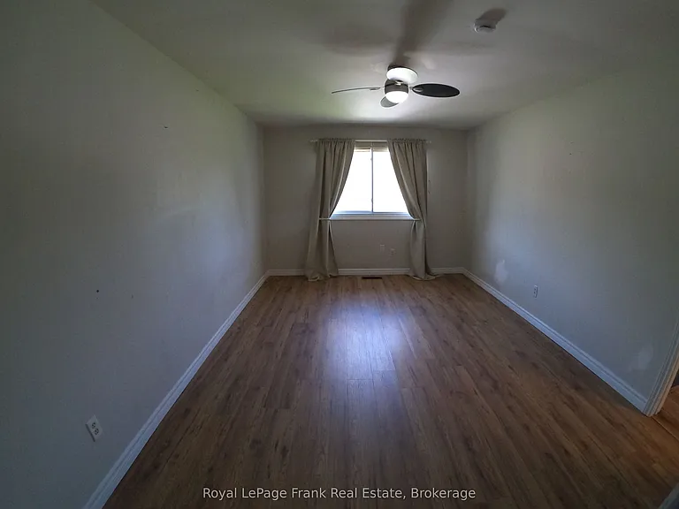 1167 Weller St #MAIN FLOOR — Photo 16