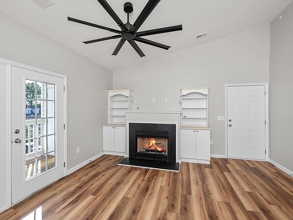 4th image of 632 McKenna Cir