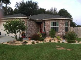 5676 Peach Dr, Pace, FL 32571