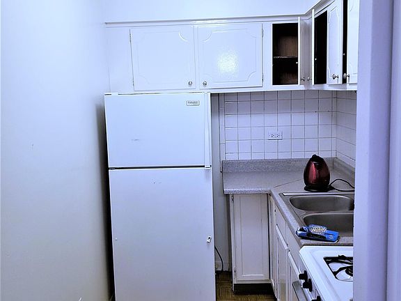 5th image of 6128 N Kenmore Ave APT 501