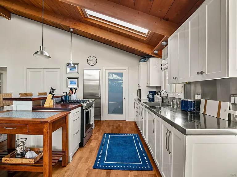 2122 Paseo Dorado — Photo 10