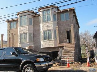 1221 16th St #1221, Fort Lee, NJ 07024