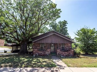 914 N 4th St, Sayre, OK 73662