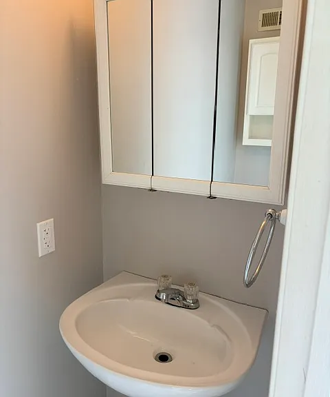 415 Colleen Dr — Photo 3