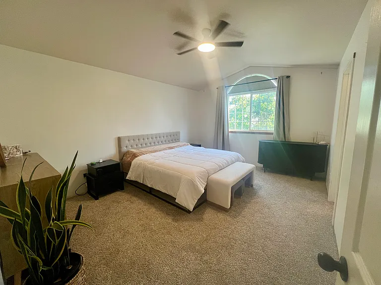 2093 E Greenleaf Ln — Photo 12