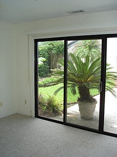 3rd image of 2439 Lorraine Ct N