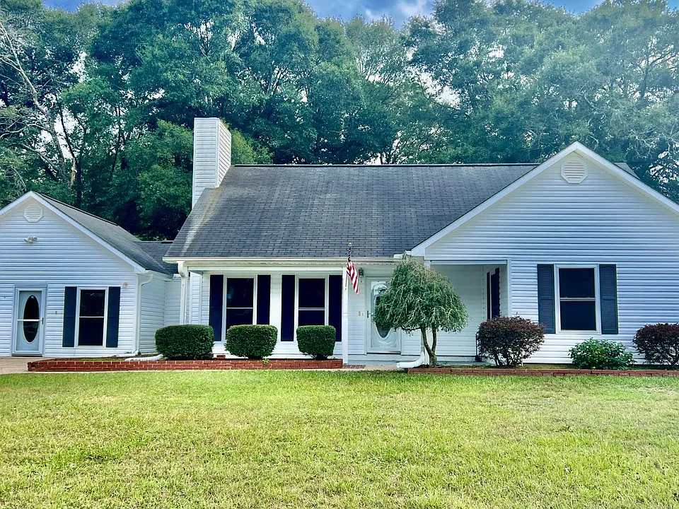109 Blackhawk Dr