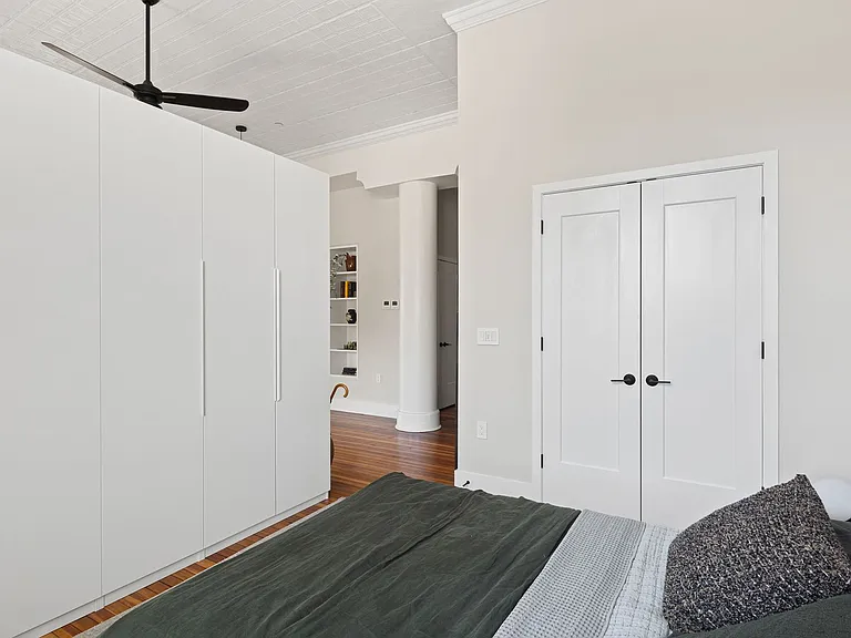 303 N Howard St — Photo 12