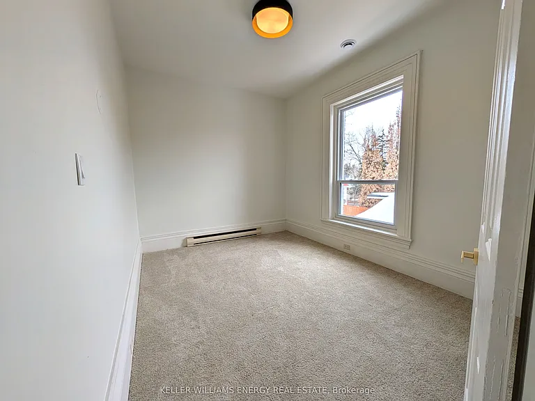 35 King St #4 — Photo 17