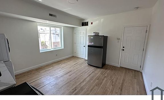 2nd image of 1454 S 28th St Unit B