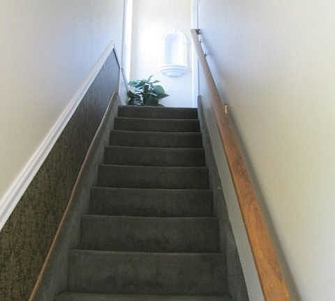5th image of 690 S Wellwood Ave