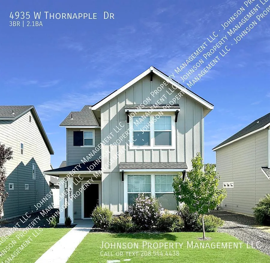 Elegant Meridian Home with Soaring Ceilings, Chef's Kitchen & Spa-Like Master Bath. — Photo 1