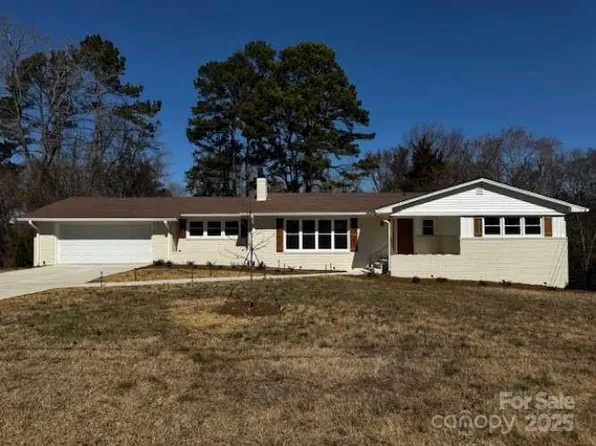 614 Hazelwood Dr, Albemarle, NC 28001