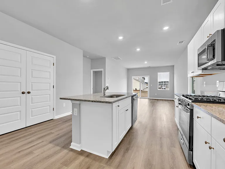 138 Talladega Dr — Photo 25