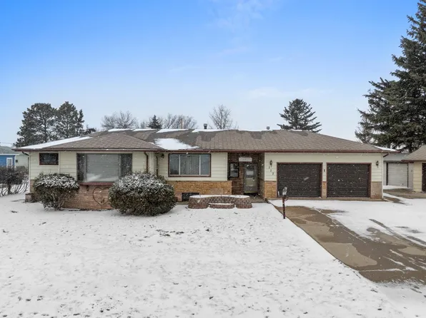 117 35th Ave SE, Minot, ND 58701