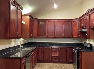 10833 Carmenita Rd, Whittier, CA 90605