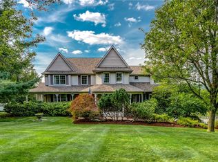 1 Meadow Ridge Rd, Warwick, NY 10990