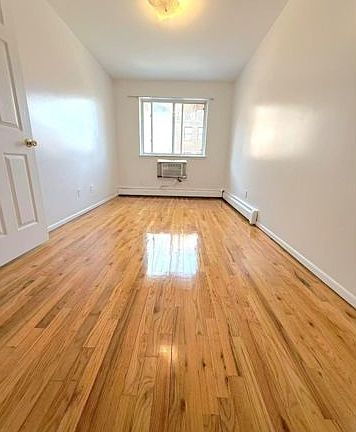 4th image of 7114 163rd St Floor 2