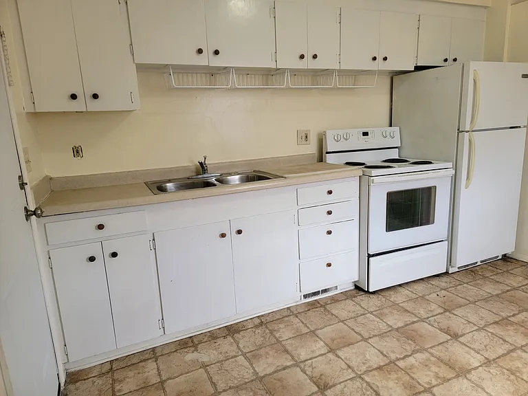 1752 S 440 W — Photo 23
