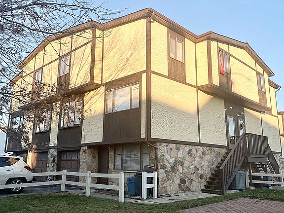 4th image of 109 Morani St #109