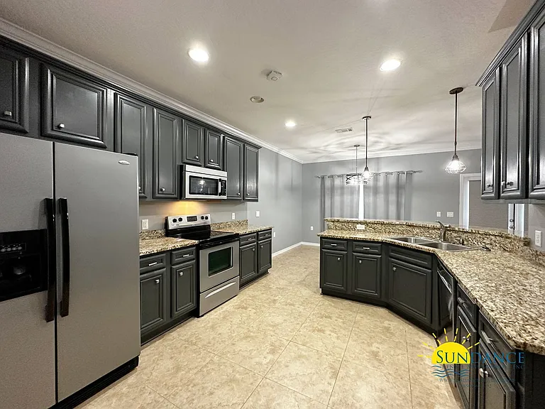1588 Venice Ave — Photo 5