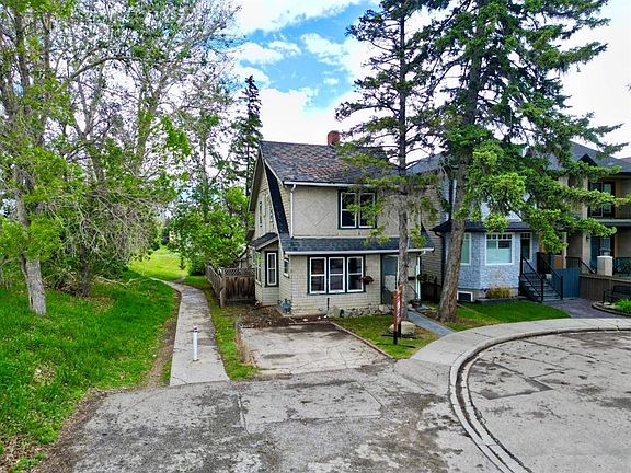 2nd image of 2452 S 28th Ave SW