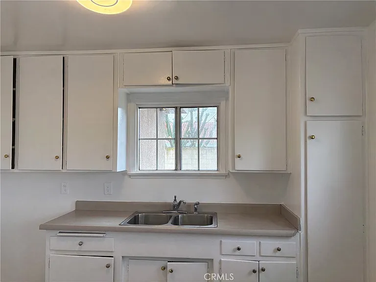 7224 1/4 Florence Ave — Photo 8