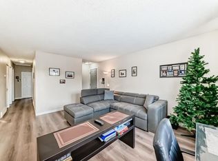 3221 S 32a Ave SE, Calgary, AB T2B 0J6