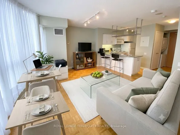 33 Sheppard Ave E #1009, Toronto, ON M2N 7K1
