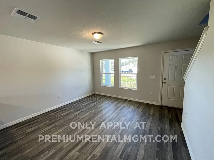 4 bed, 3.0 bath, 1836 sqft, $1,795 — Photo 3