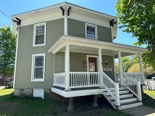 28 King St APT 2, Westfield, MA 01085