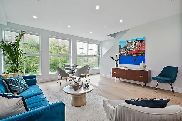 Sold by Avenue Sotheby's International Realty | media 5