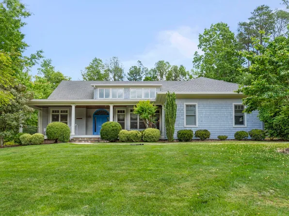 2025 Farringdon Rd, Keswick, VA 22947