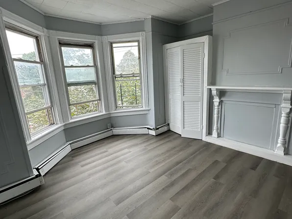 8 Garfield St, Yonkers, NY