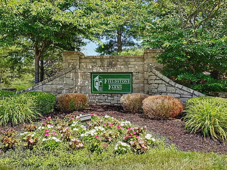 8003 Knights Crossing Dr — Photo 34