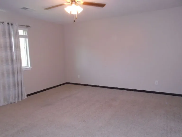 1421 Paddington Cir — Photo 9