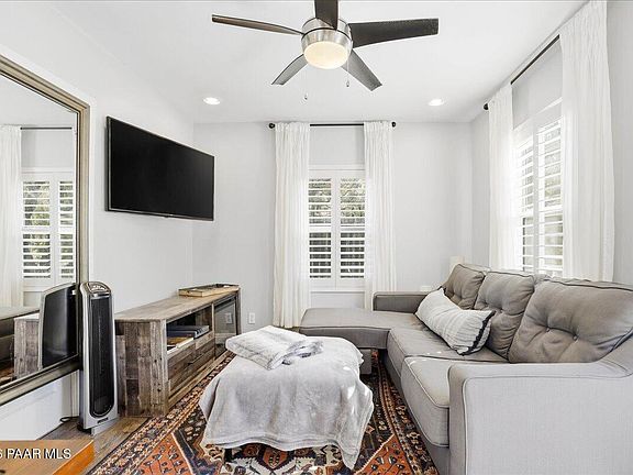5th image of 225 Cory Ave